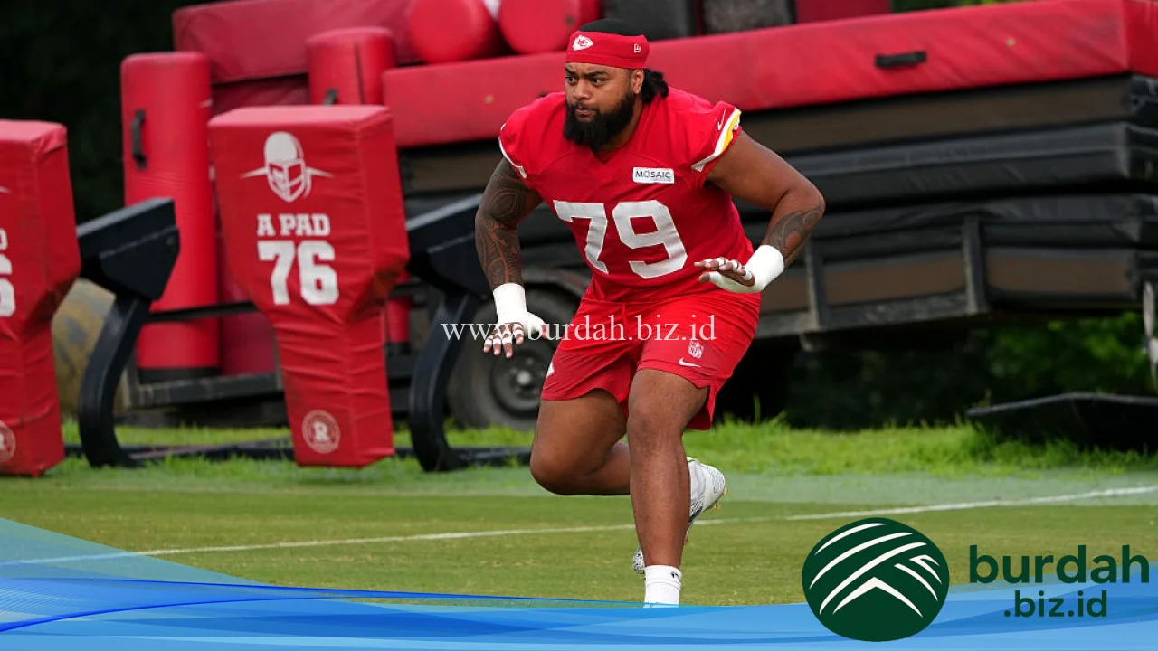 A Chiefs rookie lineman never played a down of football in high school