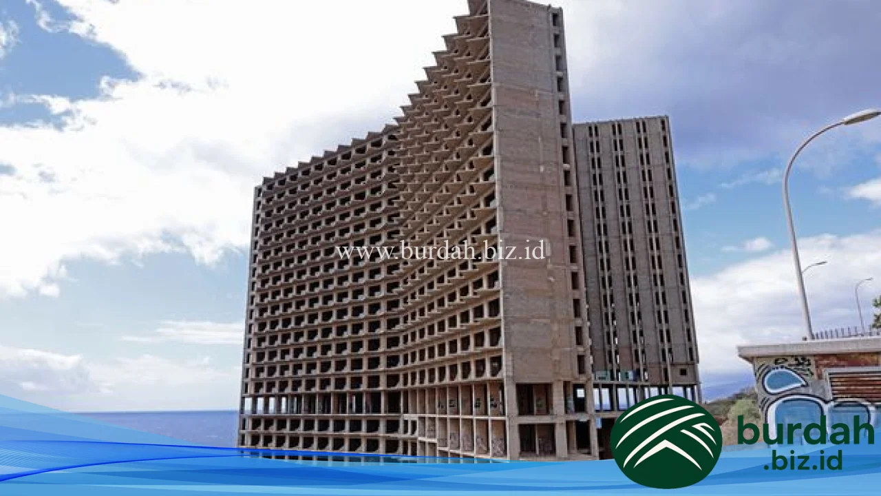 A teenager's tragic fall from an abandoned hotel in Tenerife