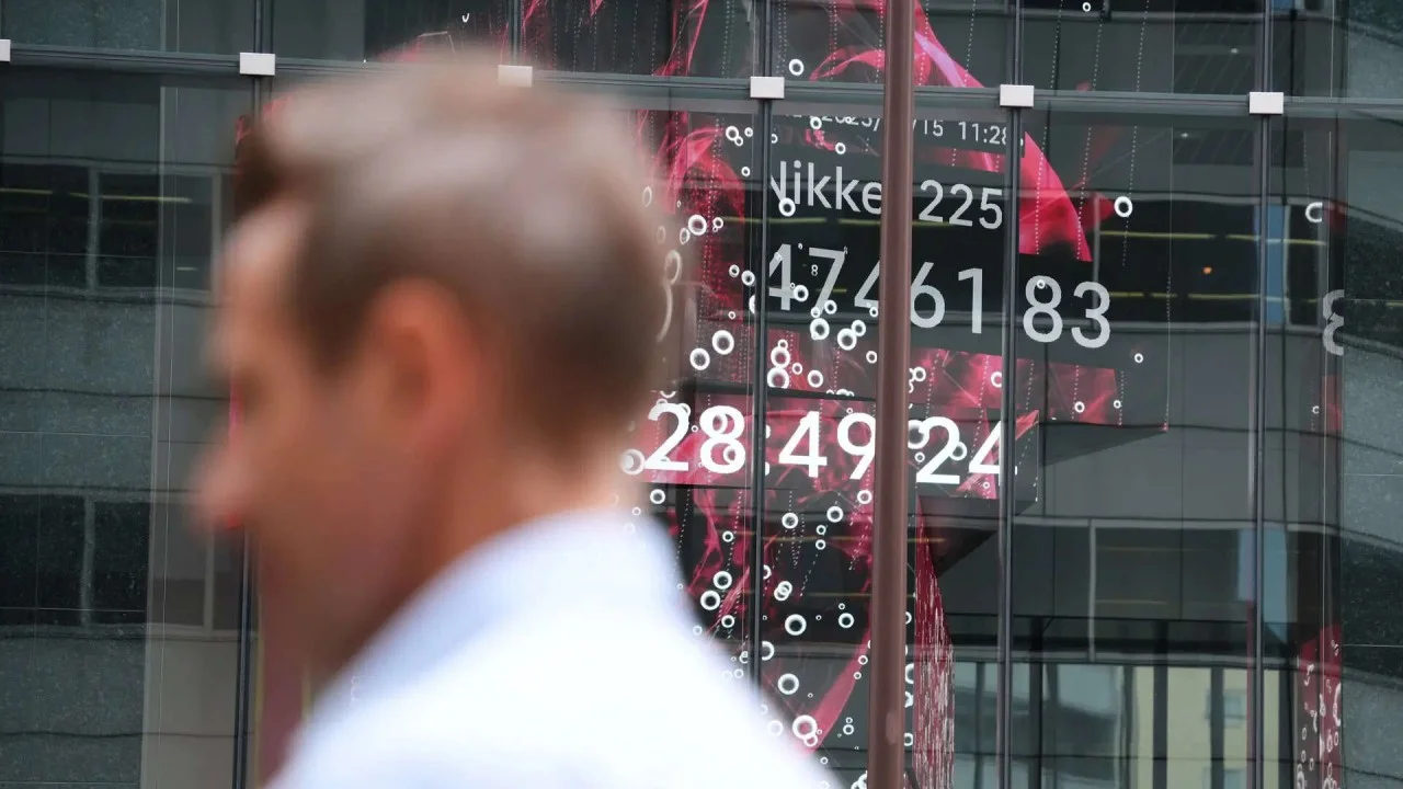 Asian stocks today: Markets inch higher as US inflation remains low; Nikkei adds over 1%, HSI trades flat