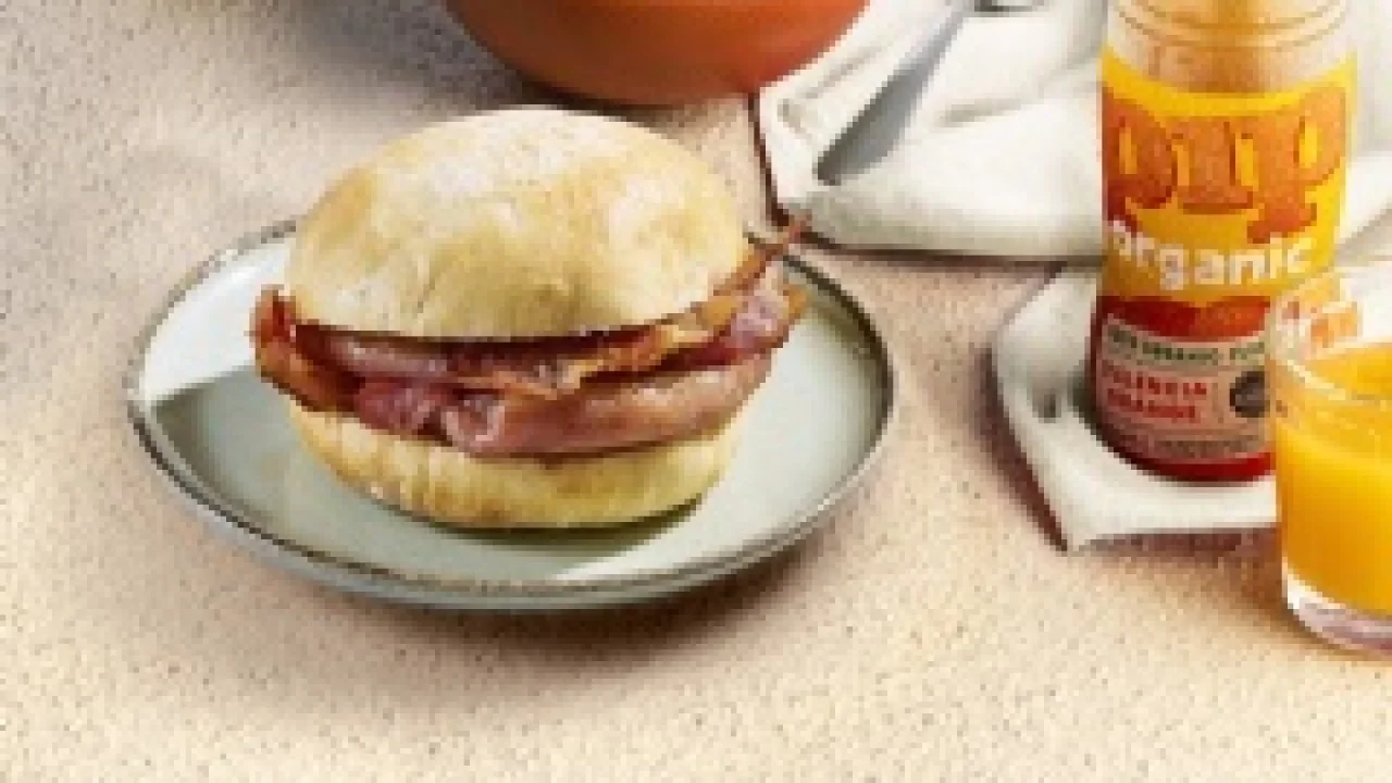 Bacon Roll Back! easyJet Unveils Your Top Inflight Cravings