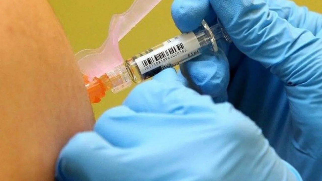 Is the 'superflu' as bad as it sounds? Here's what to know about the new mutated variant surging in Canada